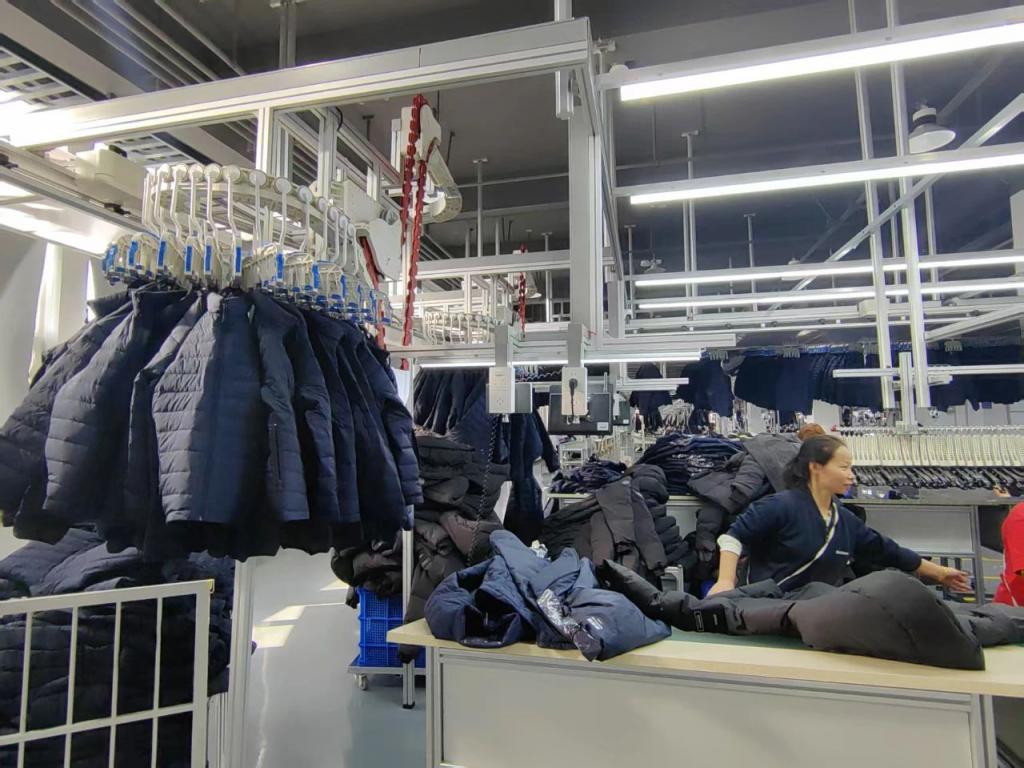 尔滨携手波司登 智能制造驱动产能飞跃，全年目标30万件服装再创新高